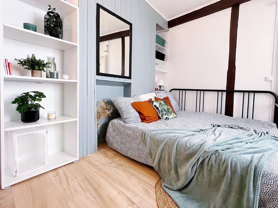 Superbe Studio Au Centre D'Orleans Apartment Bagian luar foto